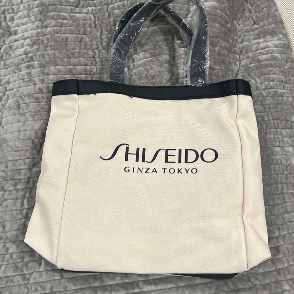 Sheiseido tote